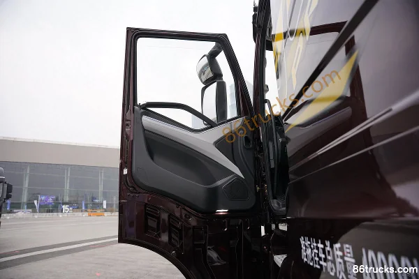 FAW Jiefang J6 PRO 12.5L Diesel 540hp 6X4(10 wheels) FAW Jiefang 12-Speed AMT Automatic Tractor Truck Cab (1) | 86Trucks