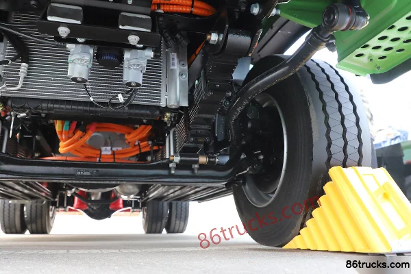 Sinotruk Niuqichongtian EM1 4X2(6 wheels) 3.7m single-row pure electric dump truck CATL 155.33kWh Chassis (3) | 86Trucks