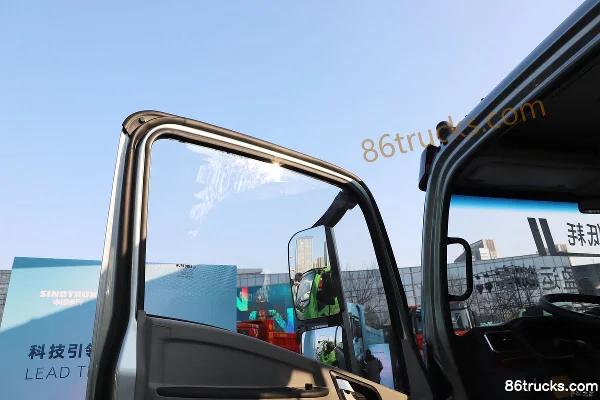 Sinotruk Xinglan Max EM3 4.18m Single Row Electric Van Light Truck BYD 150.83kWh 4X2(6 wheels) Cab (2) | 86Trucks