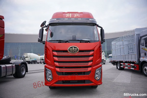 FAW Jiefang J6G Édition Leader 7.8L Diesel 360 ch 4X2(6 roues) FAW Jiefang 10 vitesses 6,75 m cabine avancée avec ridelles, camion porteur E
