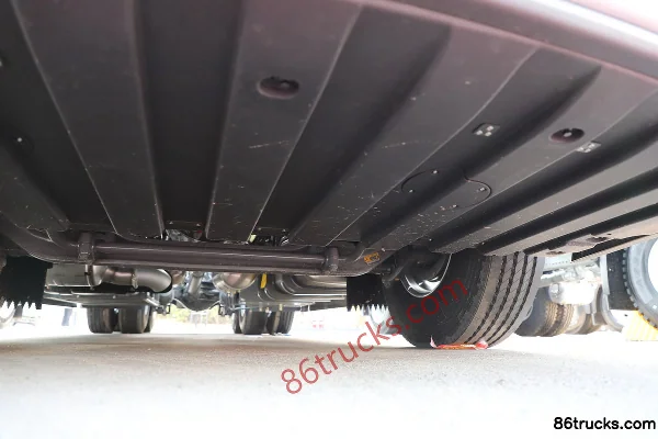 Sinotruk H7 6X4(10 wheels) hybrid tractor truck CATL 60kWh Chassis (3) | 86Trucks