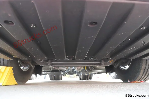 Sinotruk H7 6X4(10 wheels) hybrid tractor truck CATL 60kWh Chassis (1) | 86Trucks