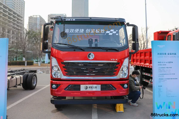 Sinotruk V3-X 4.1L diesel 200 ch 4X2(6 roues) Fast Gear 8-speed 3.8m half-row camion benne Extérieur (2) | 86Trucks