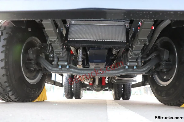 Sinotruk V3-X 4.1L diesel 200 ch 4X2(6 roues) Fast Gear 8-speed 3.8m half-row camion benne Châssis (1) | 86Trucks