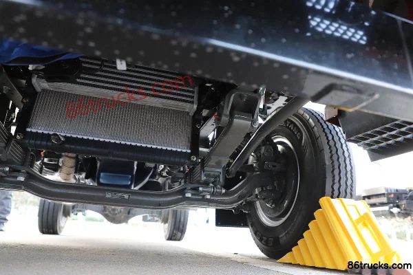 Sinotruk V1-X 2.5L diesel 170hp 4X2(6 wheels) 10-speed AMT automatic 2.9m dump truck Chassis (3) | 86Trucks