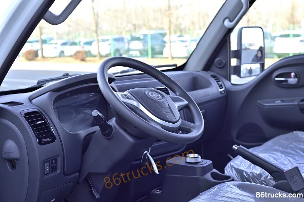 Huanghai Auto Xincheng-1 Hydraulic Brake 4.01m Single Row Pure Electric Box Micro Truck Yiwei 65.66kWh 4X2(6 wheels) Cab (3) | 86Trucks