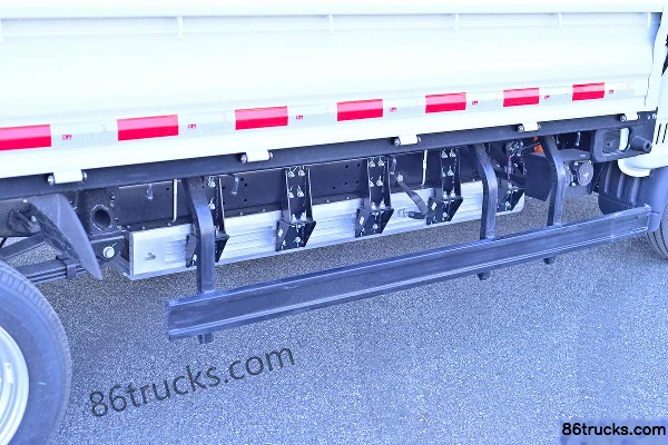 Huanghai Auto Xincheng-1 Hydraulic Brake 4.01m Single Row Pure Electric Box Micro Truck Yiwei 65.66kWh 4X2(6 wheels) Chassis (3) | 86Trucks