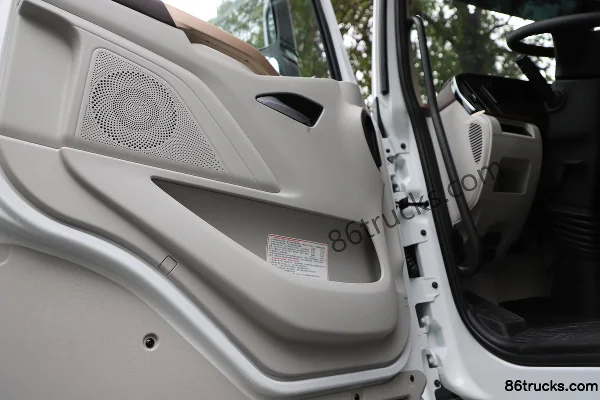Dongfeng H7pro 6X4(10 wheels) Pure Electric Tractor Truck CATL 600kWh Cab (3) | 86Trucks
