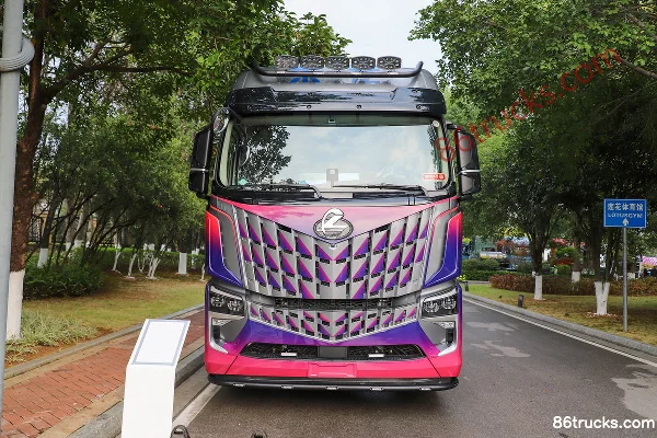 Dongfeng HK 15.5L LNG 640hp 6X4(10 wheels) Fast Gear 12-speed AMT automatic tractor truck Exterior (2) | 86Trucks
