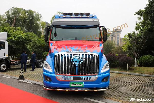 Dongfeng T7L 13.5L Diesel 520 hp 6X4(10 wheels) AMT Automatic Tractor Truck Exterior (2) | 86Trucks
