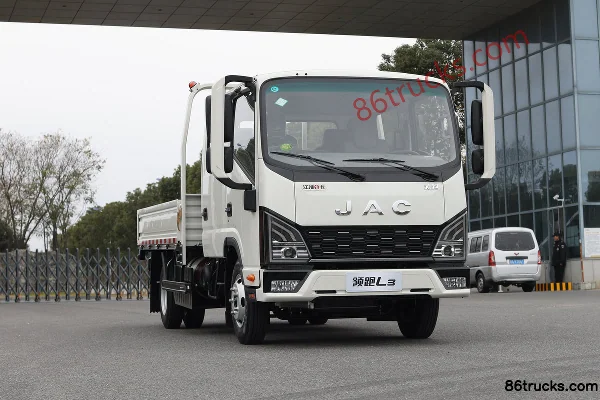 JAC Lingpao L3 2.7L CNG 130 hp 4X2(6 wheels) JAC 5-speed 3.145m Double Row Flatbed Light Truck Exterior (2) | 86Trucks