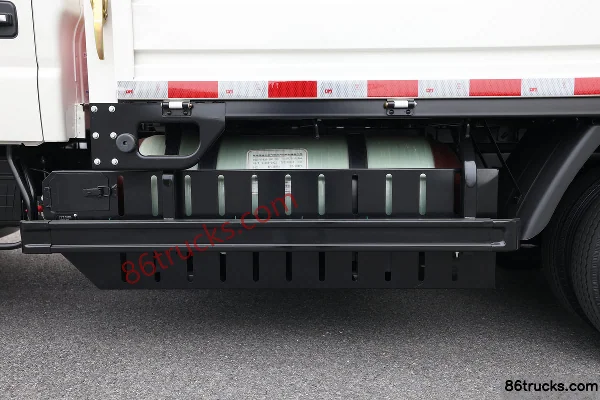 JAC Lingpao L3 2.7L CNG 130 hp 4X2(6 wheels) JAC 5-speed 3.145m Double Row Flatbed Light Truck Chassis (1) | 86Trucks