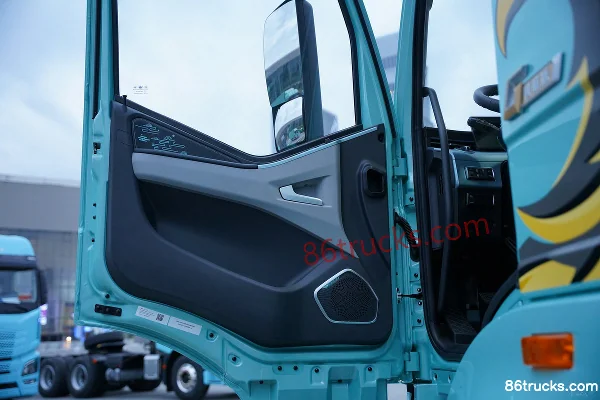 FAW Jiefang J6G Leading Edition Southern Version 280hp 4X2(6 wheels) 6.75m Drop Side Cargo Truck (China VI) Cab (2) | 86Trucks