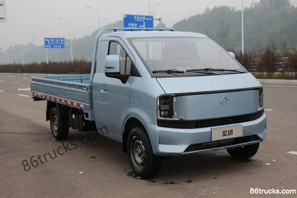 Changan Kuayue Xingta K5 Flagship Edition 2L CNG 120hp 4X2(6 wheels) 5-Speed 3.3m Single Row Flatbed Mini Truck Exterior