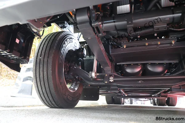 Dongfeng H7 6X4(10 wheels) electric tractor truck CATL 600kWh Chassis (2) | 86Trucks