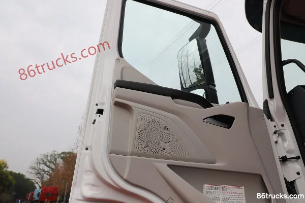 Dongfeng Liuqi Chenglong H5 version Chuangfu 7,7 L LNG 320 ch 4X2(6 roues) Fast Gear 8 vitesses 9,7 m camion porteur fourgon Cabine (3) | 86