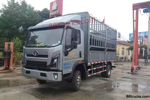 Sinotruk Niuqichongtian 2.5L diesel 180 hp 4X2(6 wheels) Fast Gear 8-speed air brake 4.15m single-row stake light truck