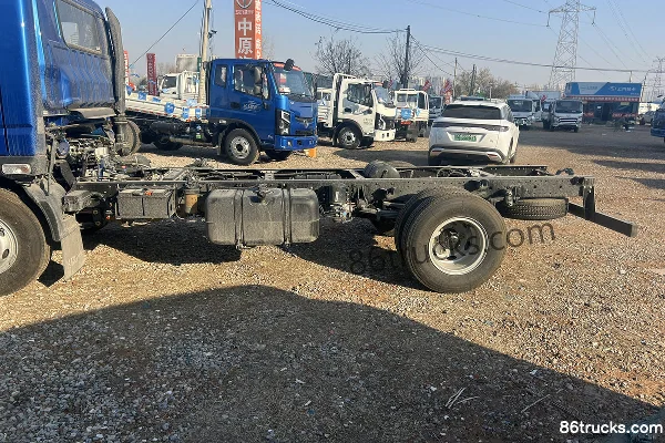 Feidi V3 Series 95 hp 4X2(6 wheels) 4.17m Single Row Stake Truck Chassis (1) | 86Trucks