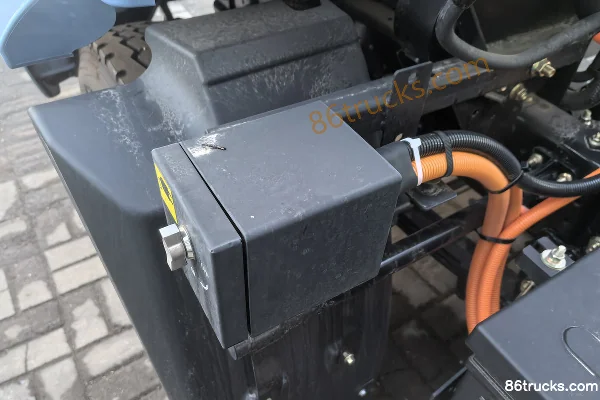 Lanqing Yue EH Pro 4.15m single-row pure electric stake truck BYD 156kWh 4X2(6 wheels) Chassis (1) | 86Trucks