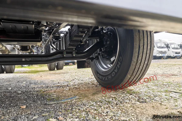 Foton R5 2026 diesel 240 ch 4X2(6 roues) Fast Gear 8 vitesses cabine avec couchette camion porteur Châssis (2) | 86Trucks