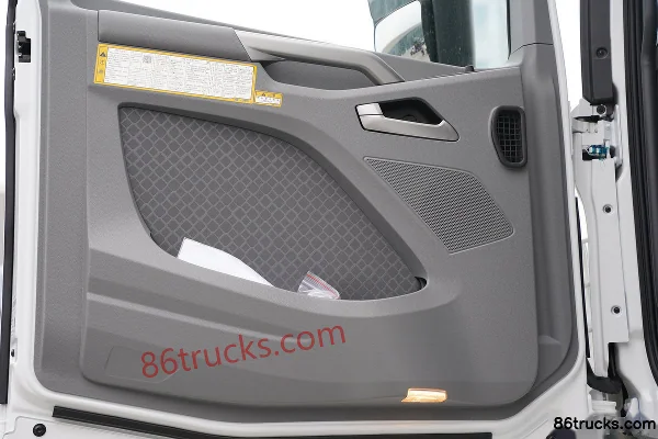 FAW Jiefang J7 poids lourd 560 ch 4X2(6 roues) tracteur routier AMT automatique (pont arrière 465) Cabine (3) | 86Trucks