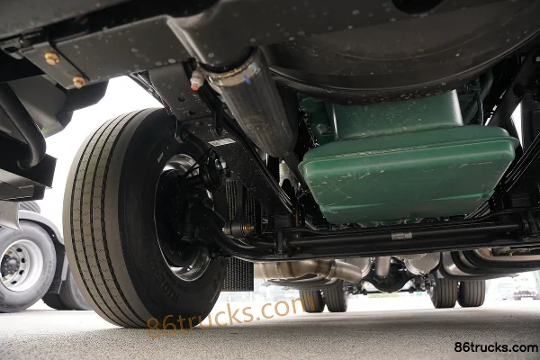 FAW Jiefang J7 poids lourd 560 ch 4X2(6 roues) tracteur routier AMT automatique (pont arrière 465) Châssis (2) | 86Trucks
