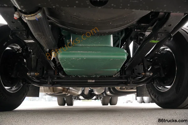 FAW Jiefang J7 poids lourd 560 ch 4X2(6 roues) tracteur routier AMT automatique (pont arrière 465) Châssis (1) | 86Trucks