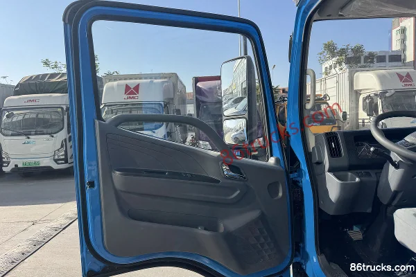 JMC Lanjing large 2,5L diesel 174 ch 4X2(6 roues) WLY 6 vitesses 4,2 m cabine simple fourgon léger (1) | 86Trucks