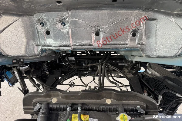 JMC Lanjing large 2,5L diesel 174 ch 4X2(6 roues) WLY 6 vitesses 4,2 m cabine simple fourgon léger Châssis (2) | 86Trucks