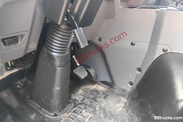 Feidi EW7 Air Brake 4.15m Single Row Electric Stake Light Truck CATL 164.86kWh 4X2(6 wheels) Cab (3) | 86Trucks