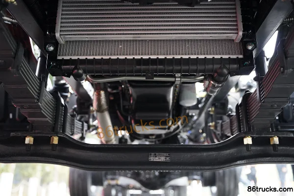 Dongfeng Liuqi Chenglong L2 2.5L Diesel 160hp 4X2(6 wheels) Fast Gear 8-Speed 3.2m Dump Truck Chassis (2) | 86Trucks