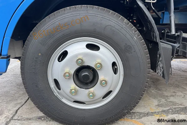 JMC All New Shunda Standard Edition 2.5L Diesel 136 hp 4X2(6 wheels) WLY 5-speed 4.2m Single Row Van Light Truck Chassis (1) | 86Trucks