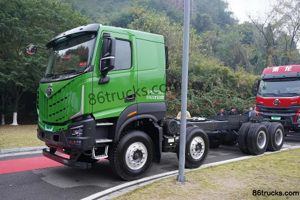 Dongfeng HK 12.9L Diesel 600hp 8X4(12 wheels) Fast Gear 13-Speed 6.8m Dump Truck Exterior (3) | 86Trucks