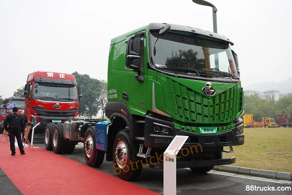 Dongfeng HK 12.9L Diesel 600hp 8X4(12 wheels) Fast Gear 13-Speed 6.8m Dump Truck Exterior