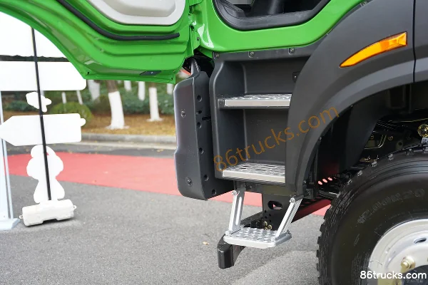 Dongfeng HK 12.9L Diesel 600hp 8X4(12 wheels) Fast Gear 13-Speed 6.8m Dump Truck Cab (3) | 86Trucks