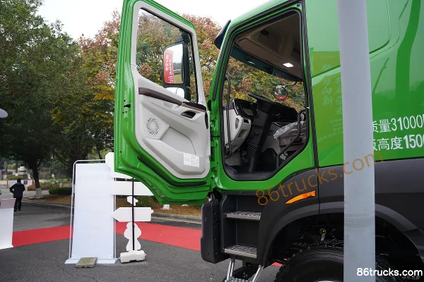 Dongfeng HK 12.9L Diesel 600hp 8X4(12 wheels) Fast Gear 13-Speed 6.8m Dump Truck Cab (1) | 86Trucks