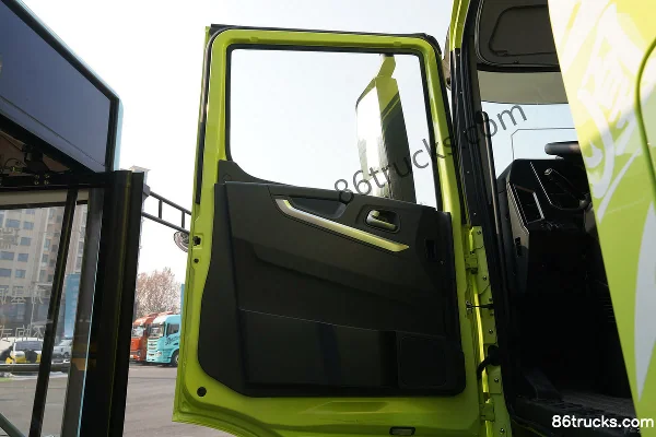 Chery Commercial Vehicle Yun Fenghuang 6X4(10 wheels) Plug-in Hybrid Electric Tractor Truck CALB 400 kWh Cab (1) | 86Trucks