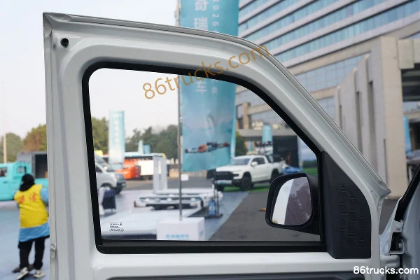Karry Jiangtun E5 2025 6-Seat Pure Electric Light Bus CATL 41.86kWh Cab (2) | 86Trucks