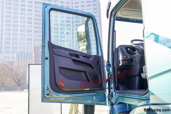 Beijing Trucks Blue Dream 7 6X4(10 wheels) Battery Electric Tractor Truck CATL 600 kWh Cab (2) | 86Trucks