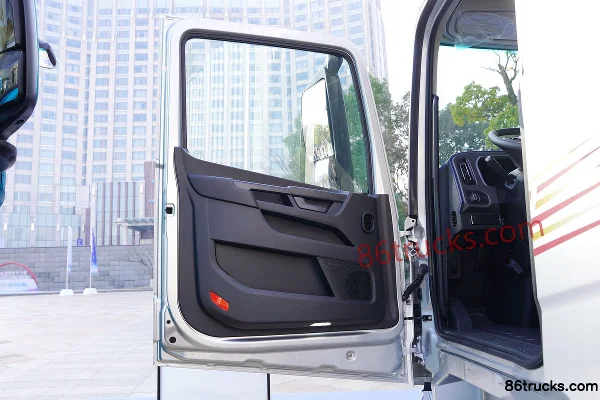 Beijing Trucks Zhui Meng 7L Diesel 350 hp 4X2(6 wheels) Fast Gear 9-Speed AMT Automatic Cargo Truck Cab (2) | 86Trucks