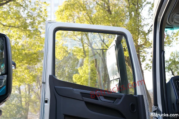 Beijing Trucks Dream Youth Edition 14.5L LNG 540hp 6X4(10 wheels) Fast Gear 12-Speed Tractor Truck Cab (3) | 86Trucks