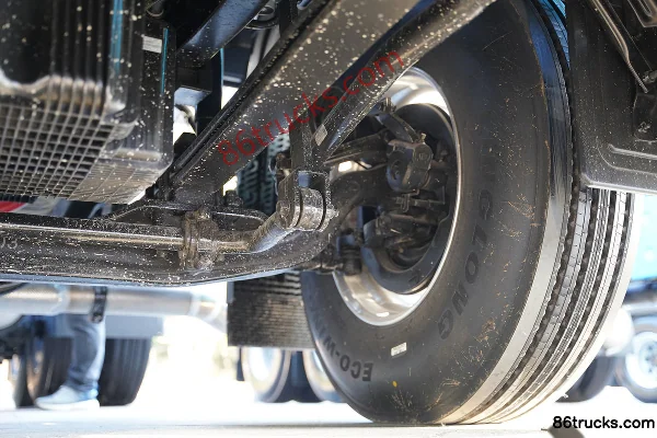 Beijing Trucks Dream Youth Edition 14.5L LNG 540hp 6X4(10 wheels) Fast Gear 12-Speed Tractor Truck Chassis (3) | 86Trucks