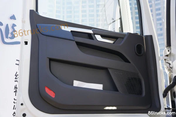 Beijing Trucks Zhuimeng 6X4(10 wheels) LNG Hybrid Tractor Truck Microvast 29.54kWh Cab (3) | 86Trucks