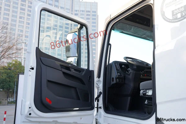 Beijing Trucks Lanmeng 7 Plain Version 6X4(10 wheels) Battery Swap Pure Electric Tractor Truck CATL 400kWh Cab (1) | 86Trucks