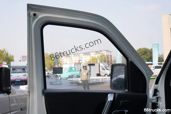 Chery Commercial Vehicle Dolphin K7 2026 Model Standard Passenger Version 6-Seat Pure Electric Light Bus Karry 50.38kWh Cab (2) | 86Trucks