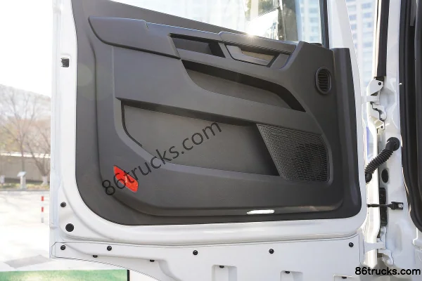 Beijing Trucks Lanmeng 7 Plain Version 6X4(10 wheels) Pure Electric Tractor Truck CATL 600kWh Cab (3) | 86Trucks