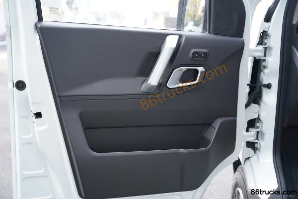 Chery Commercial Vehicle Dolphin K5 2026 model comfort passenger version 6 seats pure electric light bus Kairui 36.8kWh Cabine (3) | 86Truck