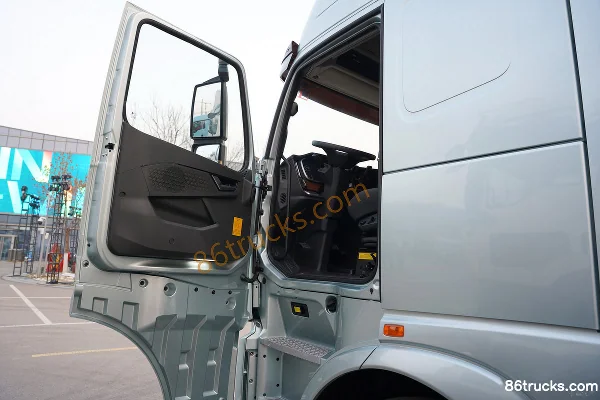 Sinotruk HOWO TH7 Heavy Truck 440 hp 6X4(10 wheels) AMT Automatic Tractor Truck Cab (1) | 86Trucks