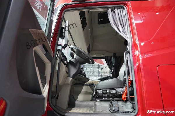 Sinotruk HOWO KS Extended Version 14.6L Diesel 680 hp 6X4(10 wheels) ZF AMT Automatic Tractor Truck Cab (1) | 86Trucks