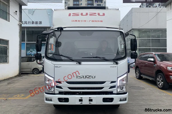 Jiangxi Isuzu Yifang EM7 152 hp 4X2(6 wheels) 4.05m Single Row Refrigerated Truck Exterior (2) | 86Trucks